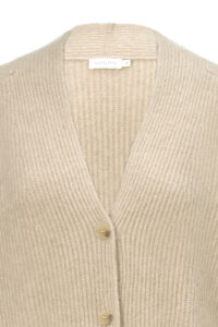Close-up of Wunder Cardigan collar and shoulder, showing soft ribbing and the smooth touch of silk and cashmere.